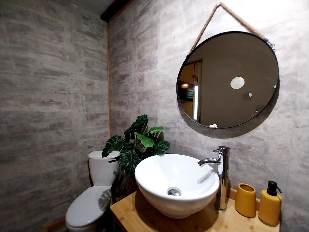 Moorea - Tropical Nest