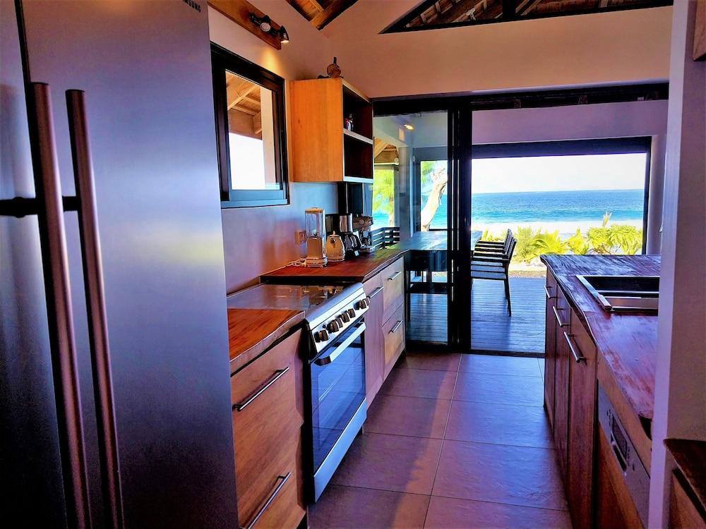 Moorea - Toatea Beach Hoe