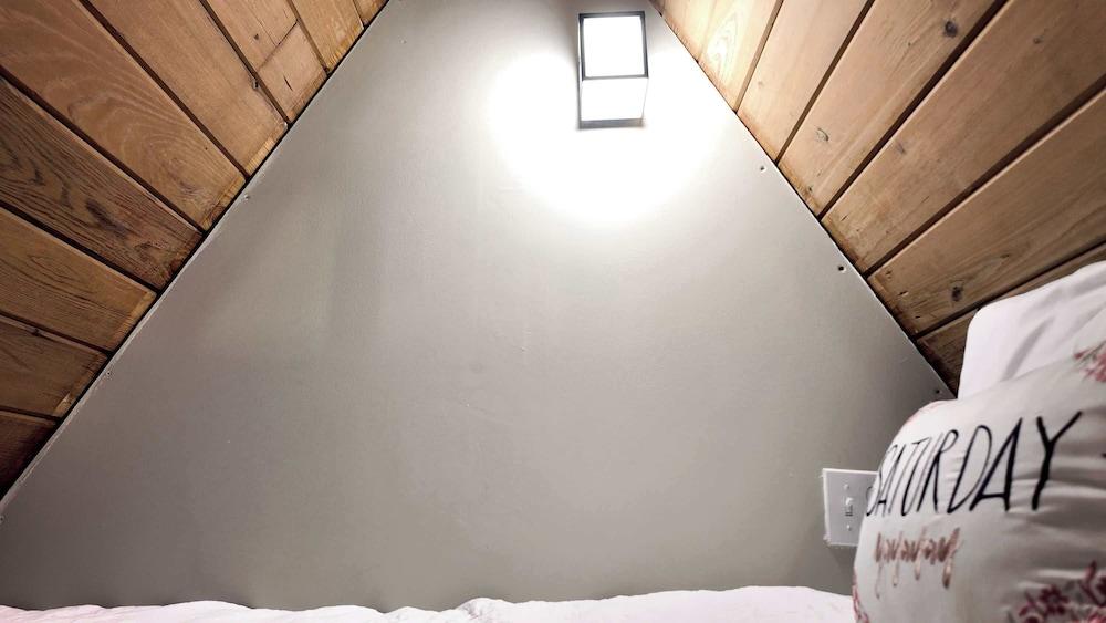 Sunrise Oasis - Enjoy Lakefront Living