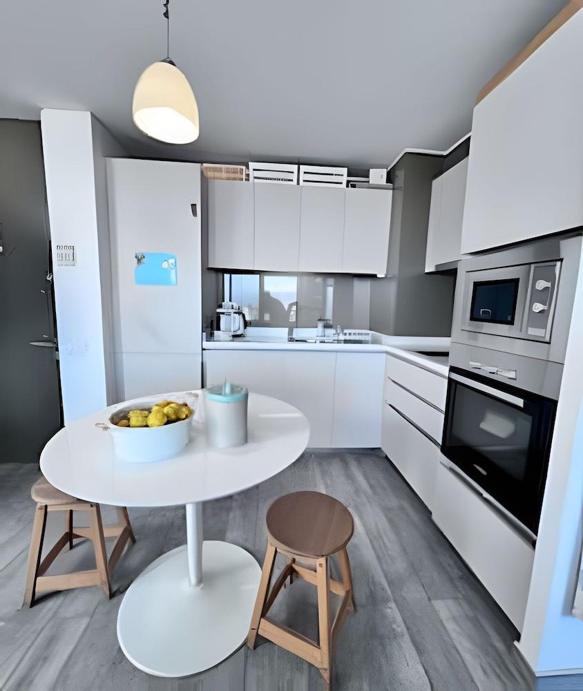 En Los Dominicos, con azotea, 1D