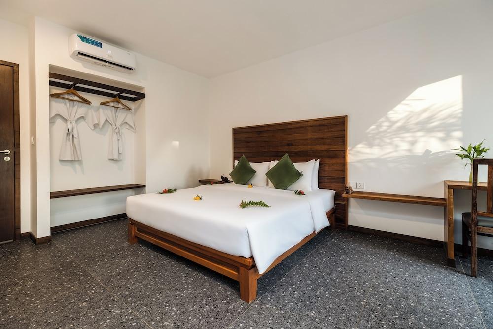 Apartment Green Amazon