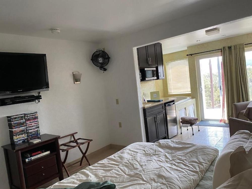 Pikes Peak Paradise Bed and Breakfast