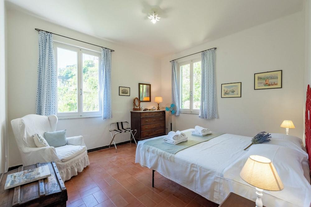 Middle Apartment Vernazza