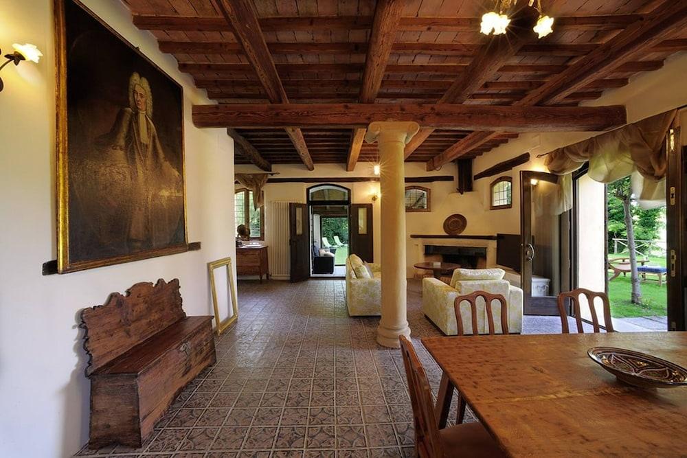 Luce tra i Faggi 8 by Marche Holiday Villas