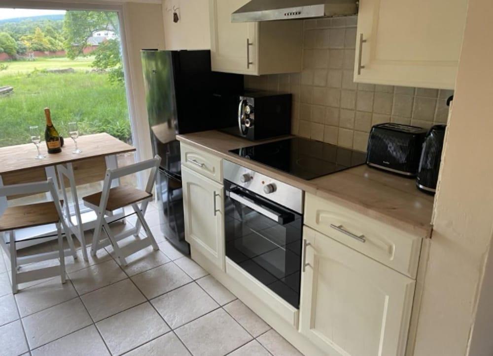 Riverbank Cottage River Ehan, Double Balcony