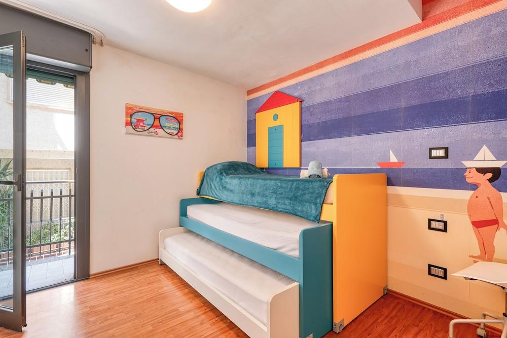 Front Beach Magic Sea - 20m From The Sea