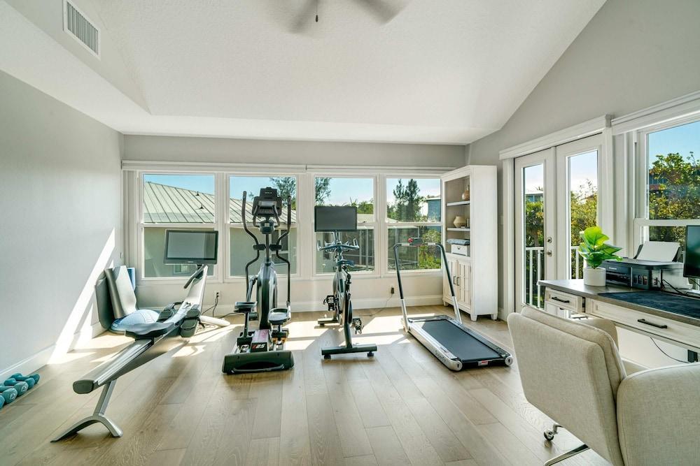 Sarasota Waterfront Pool Home With Dock