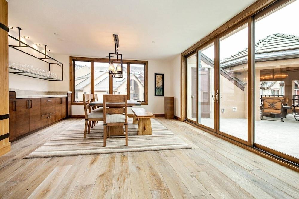 Luxe 4 Bedroom Beaver Creek Lodge Condo With ski in, ski out Access