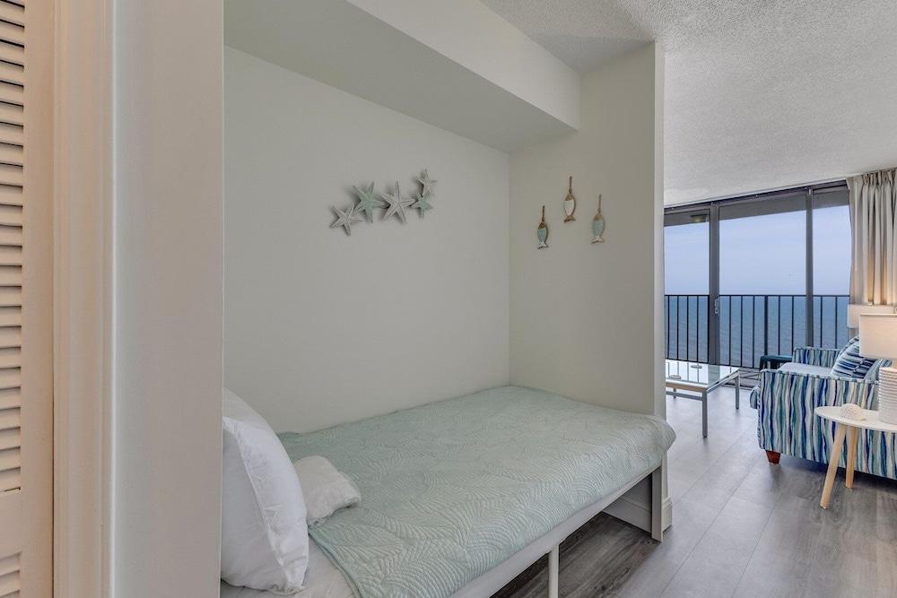 1008 Blue Dolphin 1 Bedroom Condo