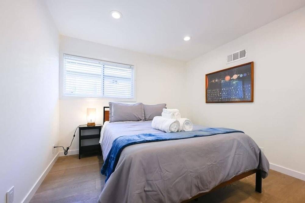 @ Marbella Lane - Exquisite Home 3BR