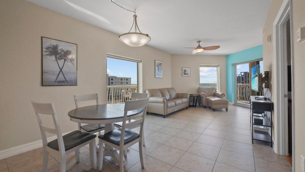 Crystal Palms Beach Resort