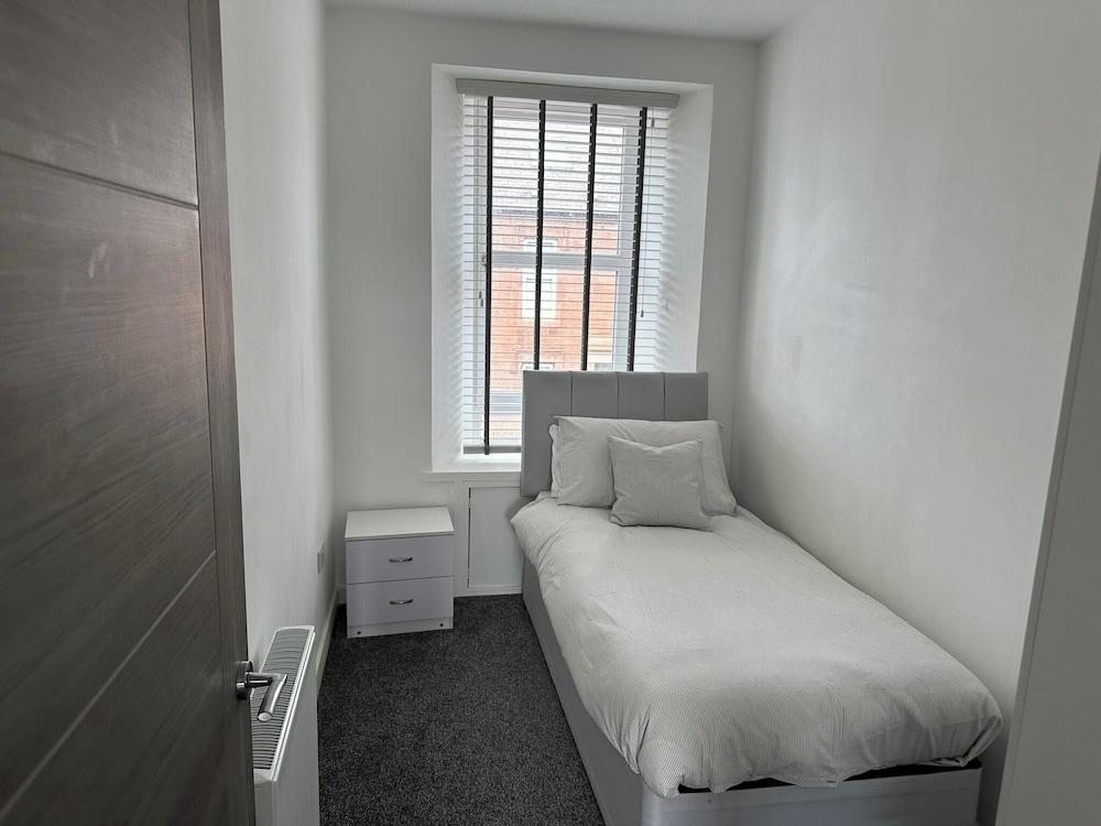 Central 3-bed Seaside Apartment - Sleeps 5