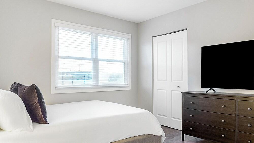 Landing Apartments Indy