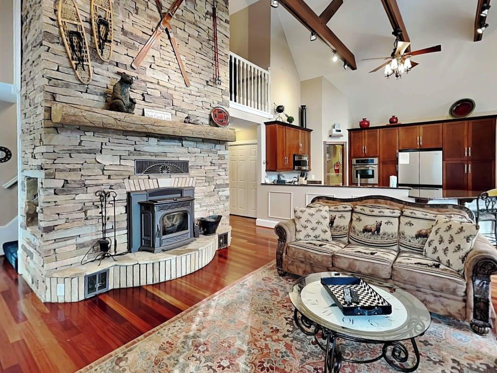 A Lakefront Paradise by Taylor Made Deep Creek