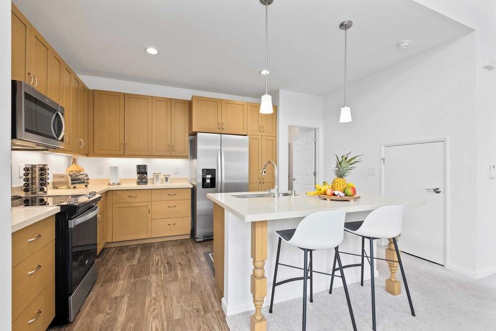 @marbella Lane - Elegant 3BR w/ Marvelous Views