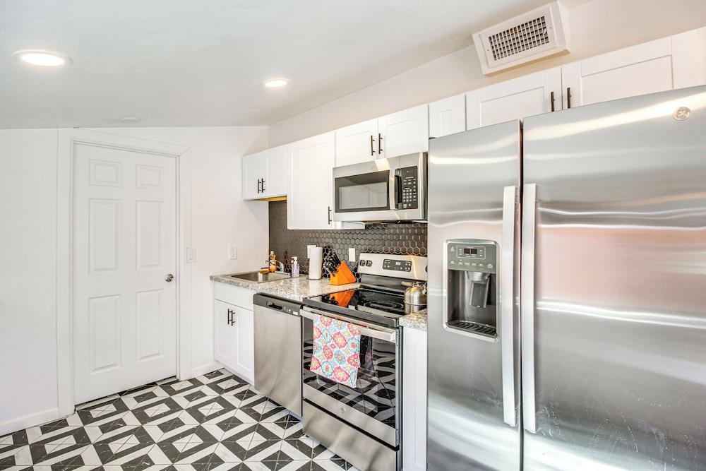 1 Mi to Dtwn Tucson: Home w/ Fenced-in Yard