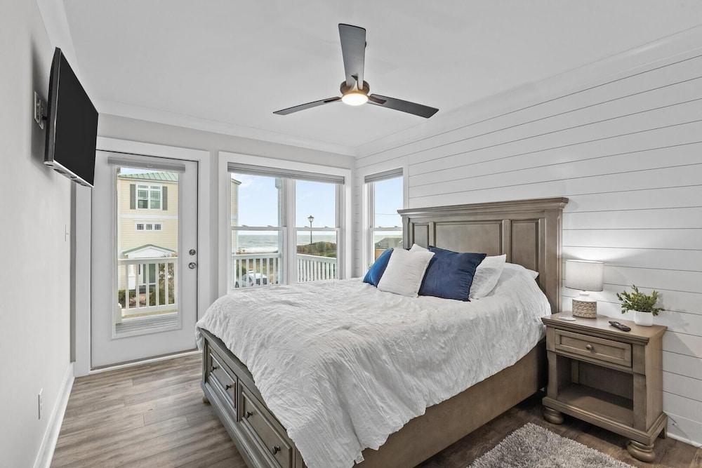 Forever Blue 6 Bedroom Home