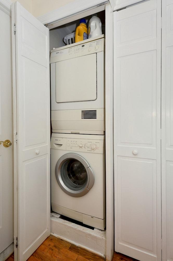 Charming 3-bedroom Apartment in Midtown West