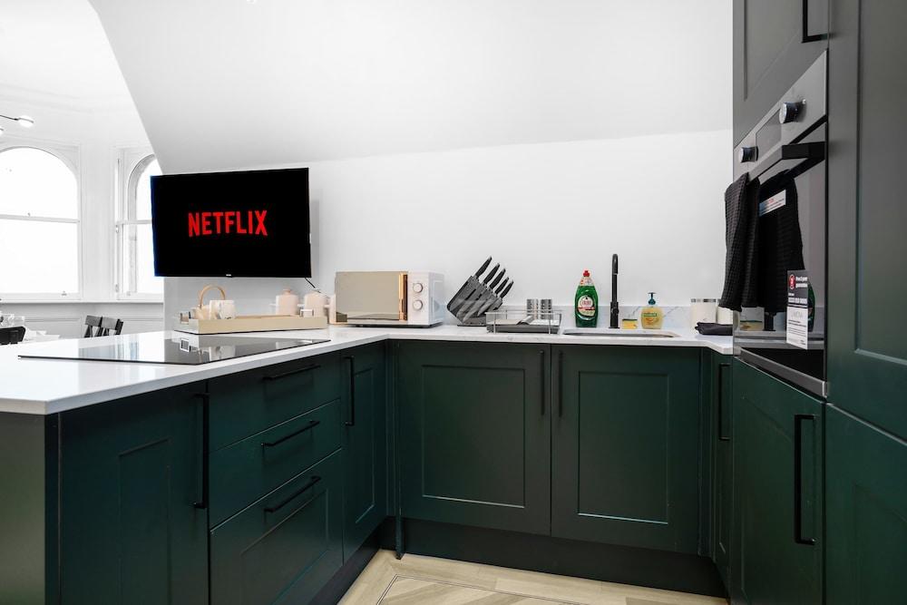 Luxury Apartment - Portobello