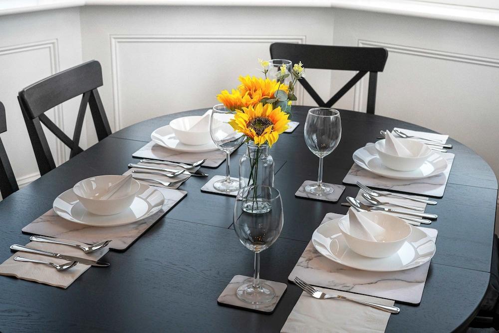 Luxury Apartment - Portobello