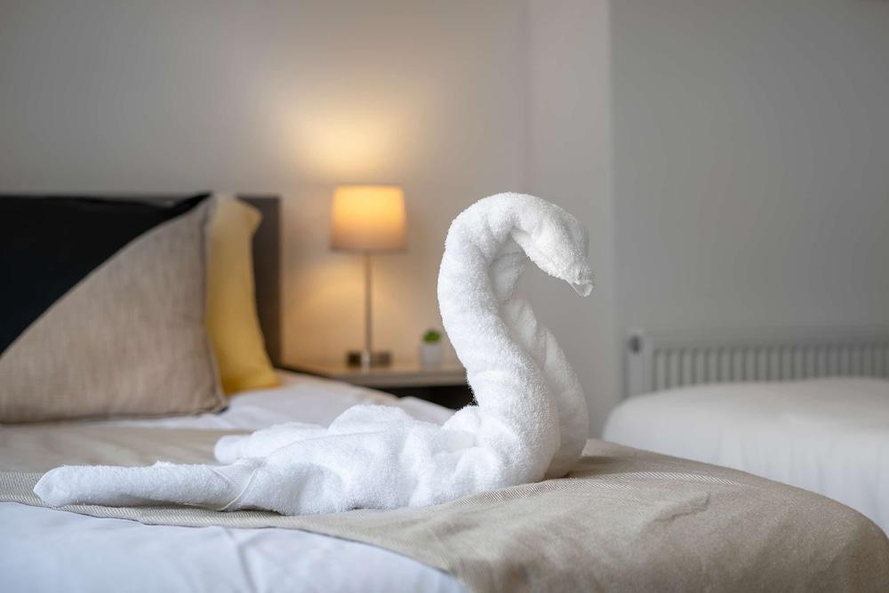 Modern - 2 Bed - Free Parking