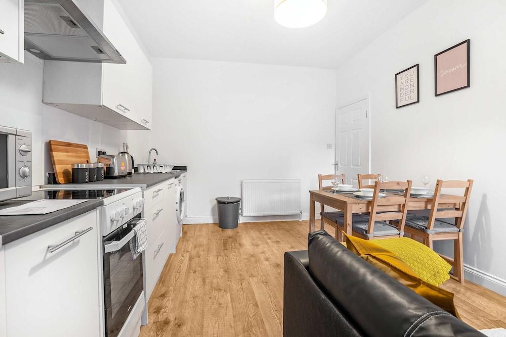 2 Bed-ground Floor-free Parking