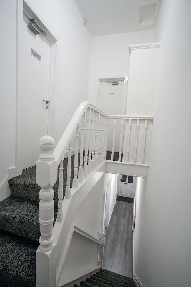 4 Bedrooms-4 Bathrooms House