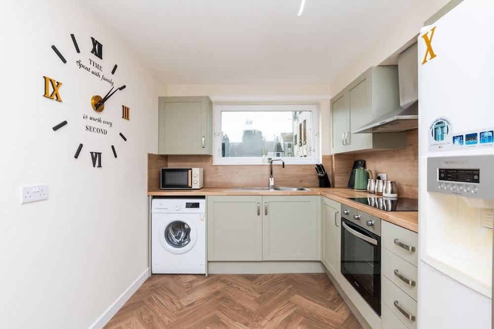 1 Bed-ground Floor-free Parking