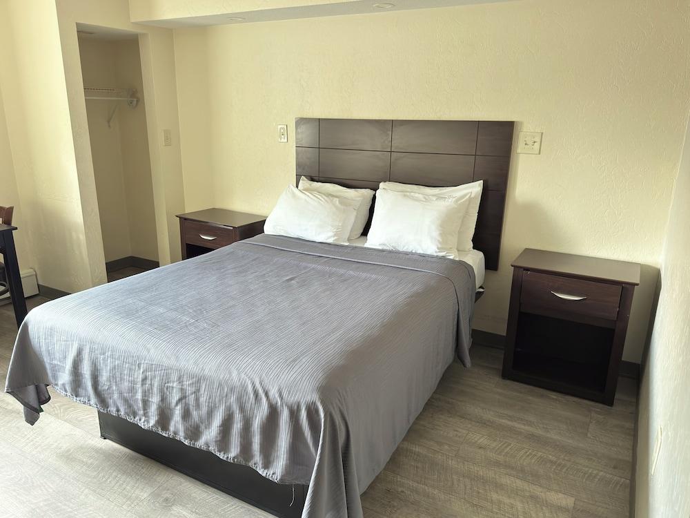 Belleville Motor Lodge