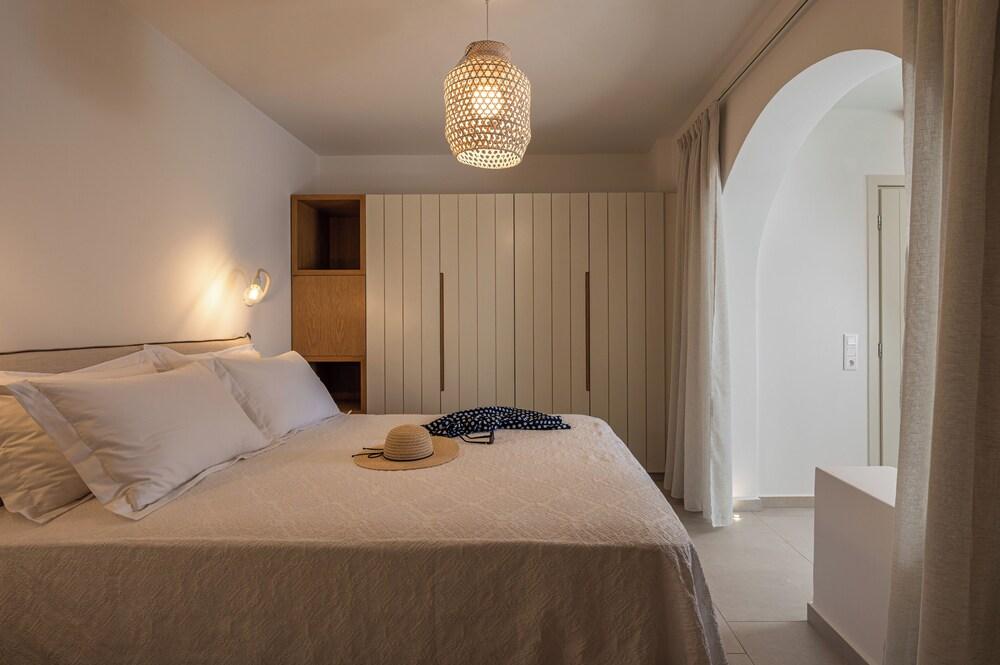 Castello Amorgos Suites