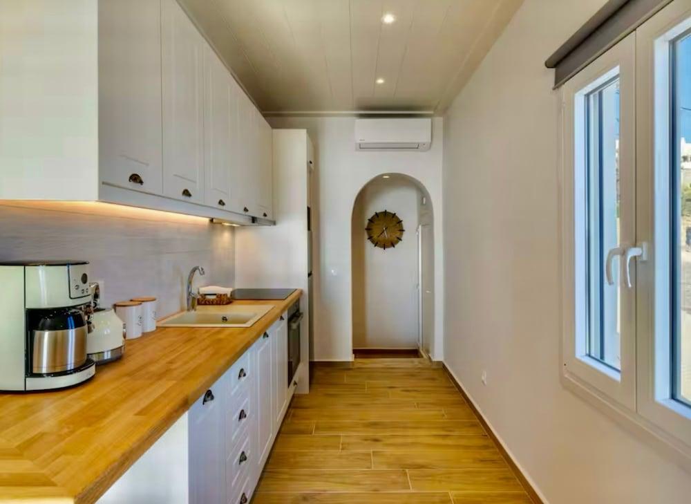 Apartment Mykonos  Greece excellent view