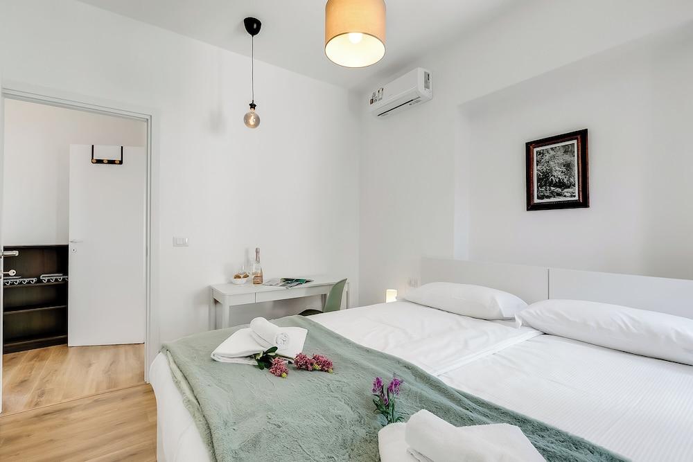 Nova Lake View Stresa Hill