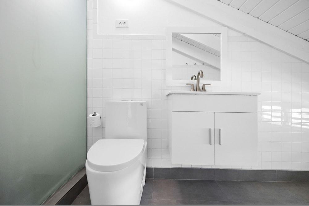 Beachfront With Pool Free Parking