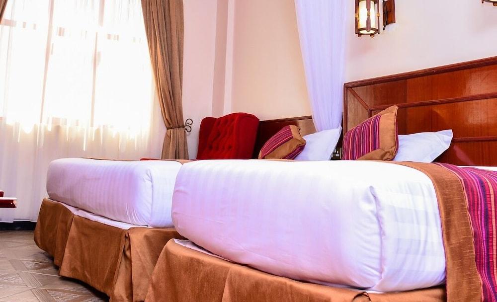 Seasons Airport Hotel