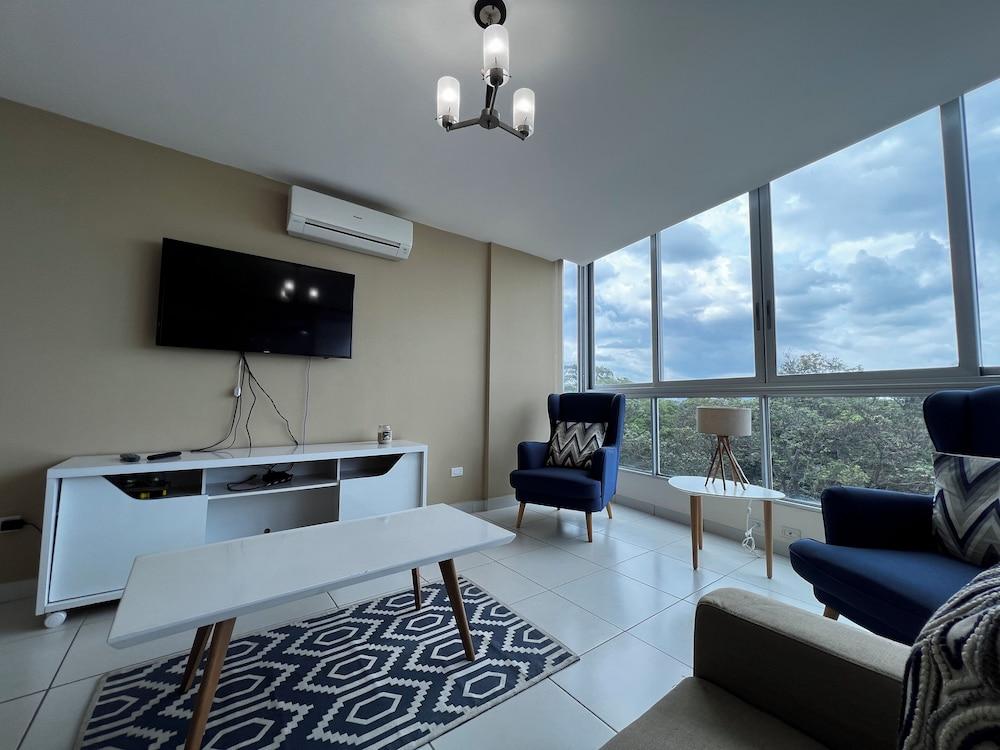 Oceanfront in Coronado Bay