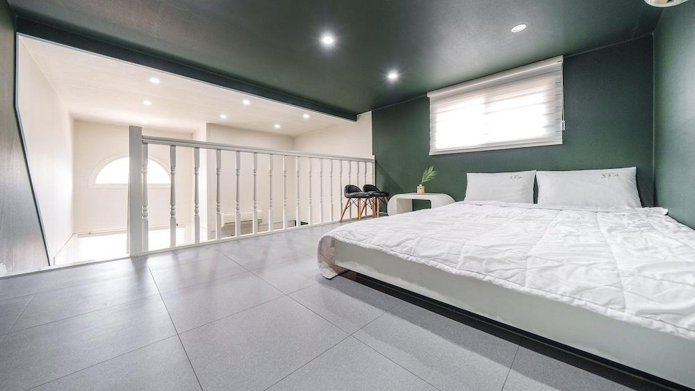 Gyeongju Nollowa Spa Pension