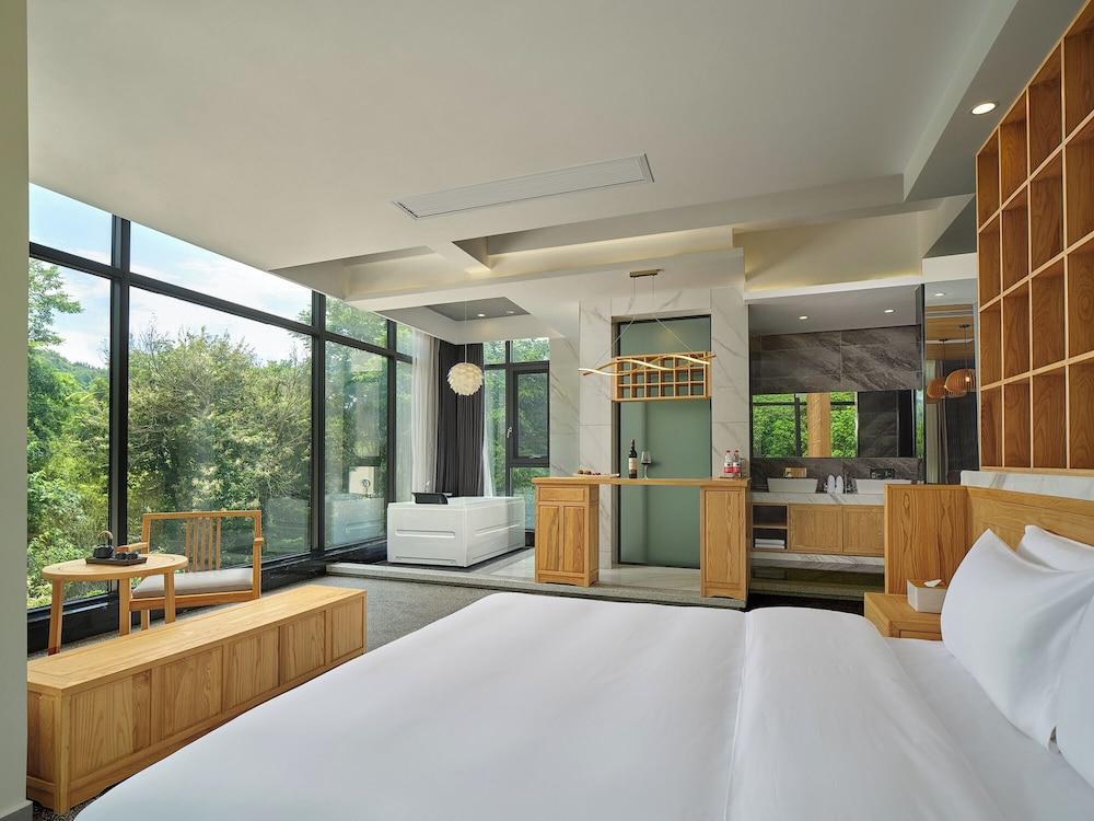 Serenity Valley - Zhangjiajie