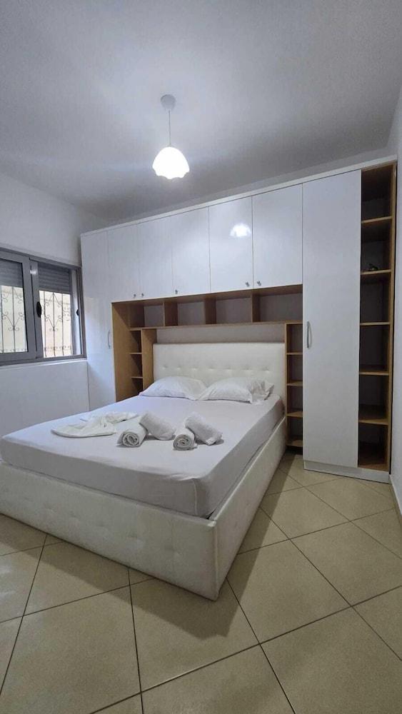 Tirent Apartment - Your Beach Home in Vlorë