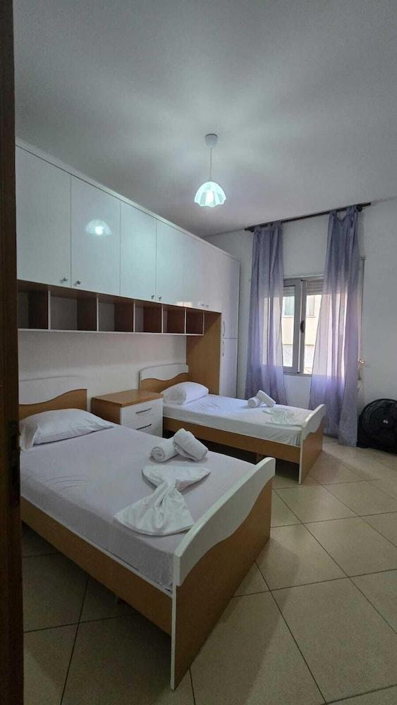 Tirent Apartment - Your Beach Home in Vlorë
