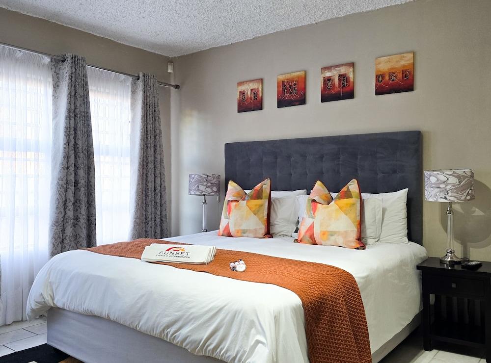 Sunset Events & Accommodation