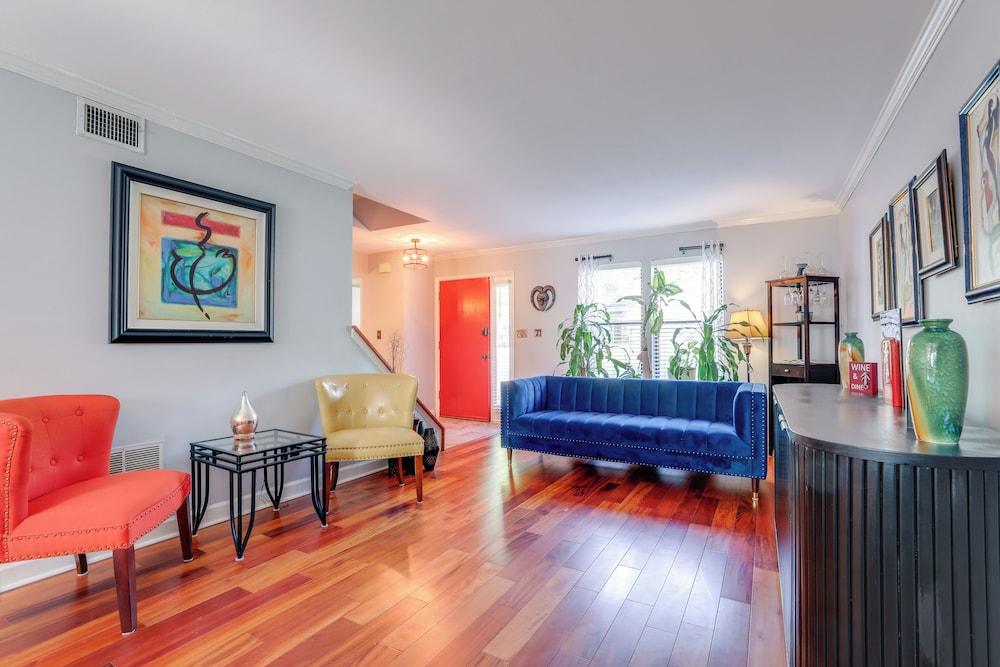 4 Mi to Stone Mountain: Retreat w/ Office!