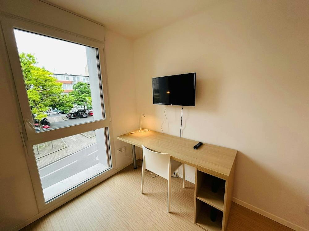 We Live In R - Suite 202