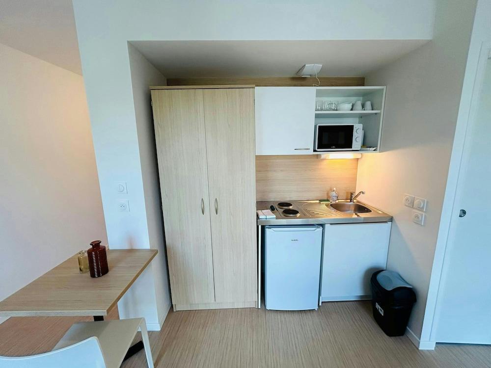 We Live In R - Suite 302