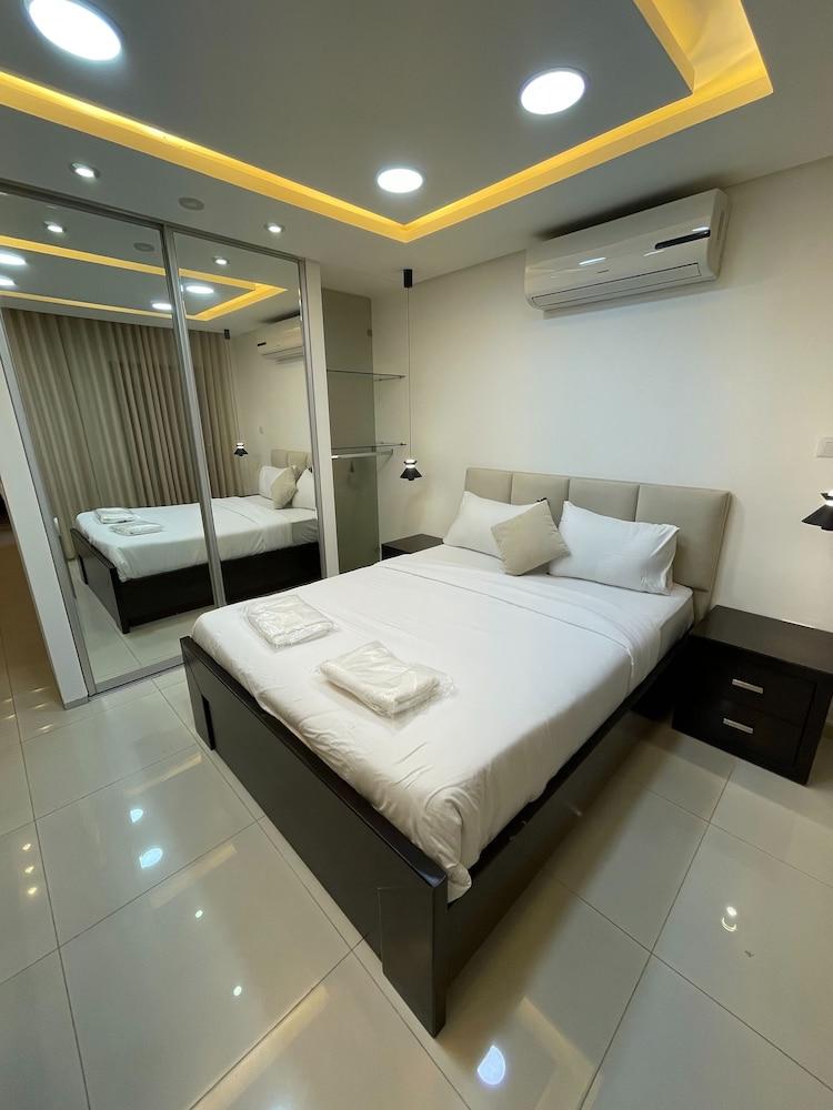 Al-burj Apart at 7th Circle 208