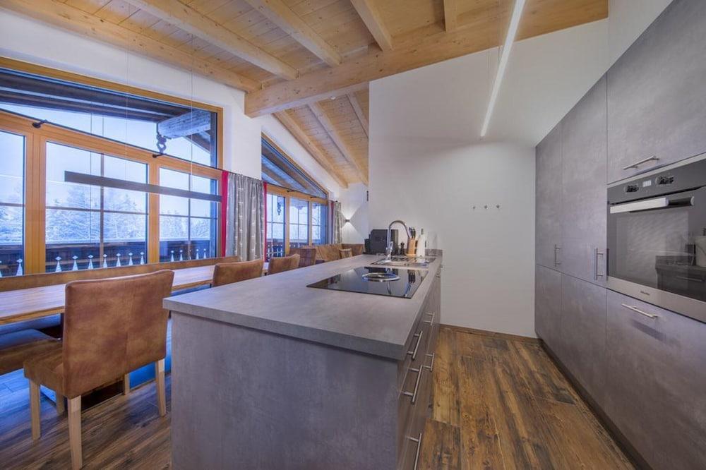 Chalet With Shared Swimming Pool