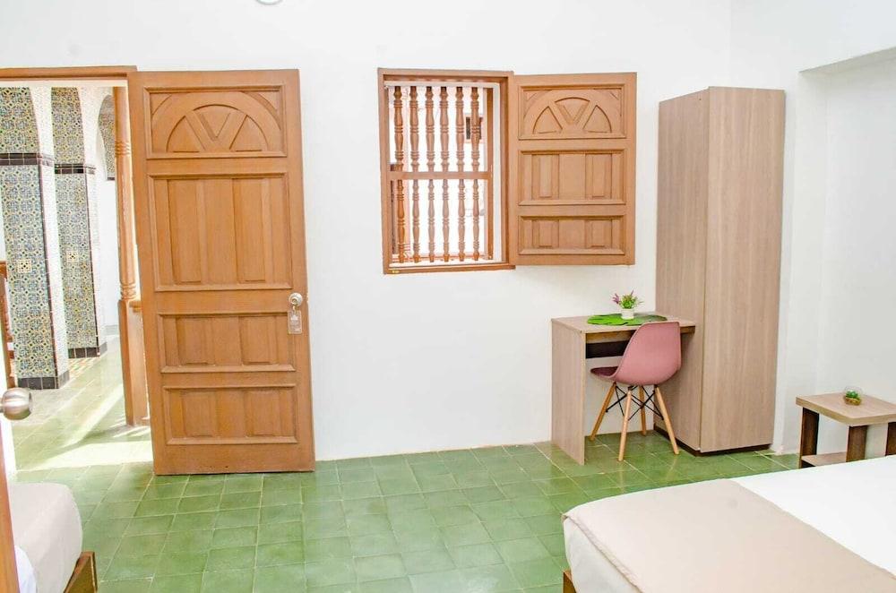 AW Hotel Puertas de la Bahia