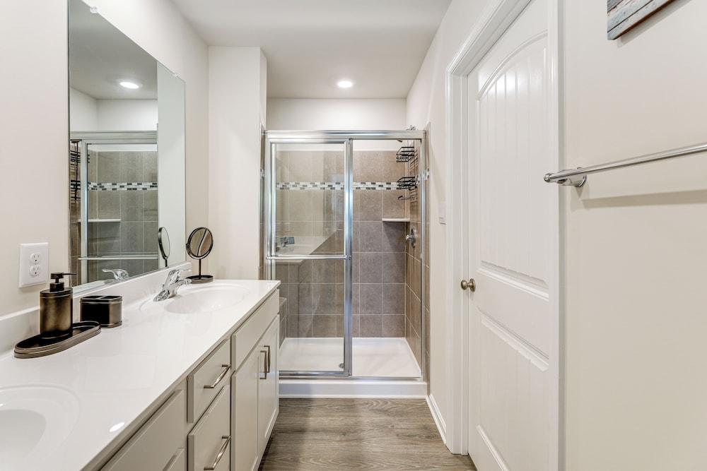 Modern Millville Home: 5 Mi to Beach & Boardwalk!