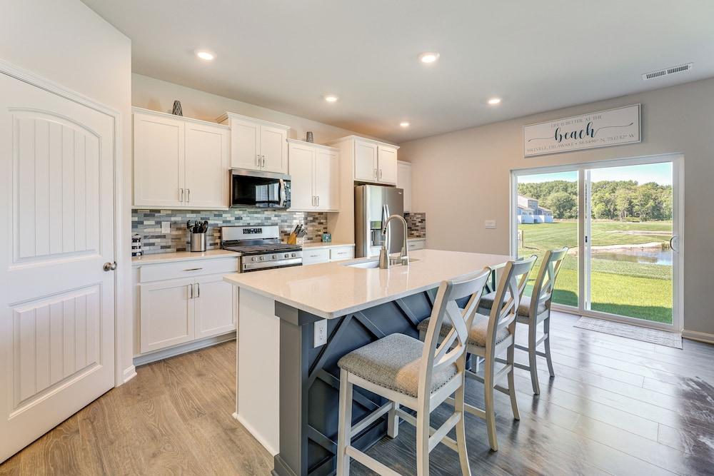 Modern Millville Home: 5 Mi to Beach & Boardwalk!