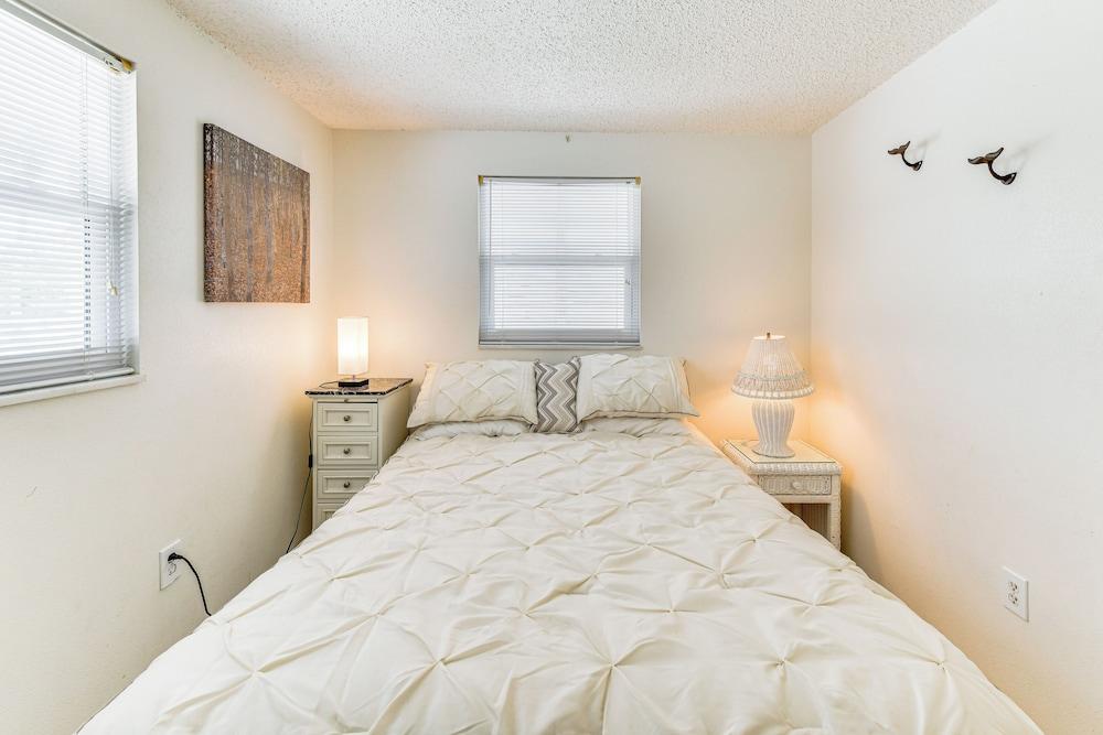 Walk to Nature Trails: Bradenton Getaway!