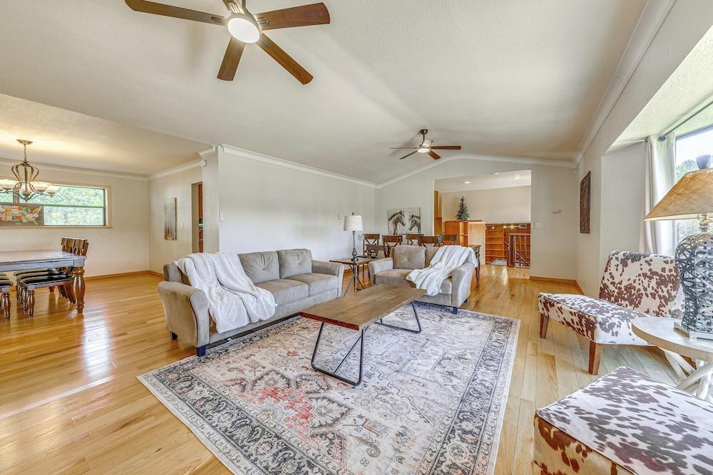 Spacious Ruidoso Home w/ Patio & Mountain Views!